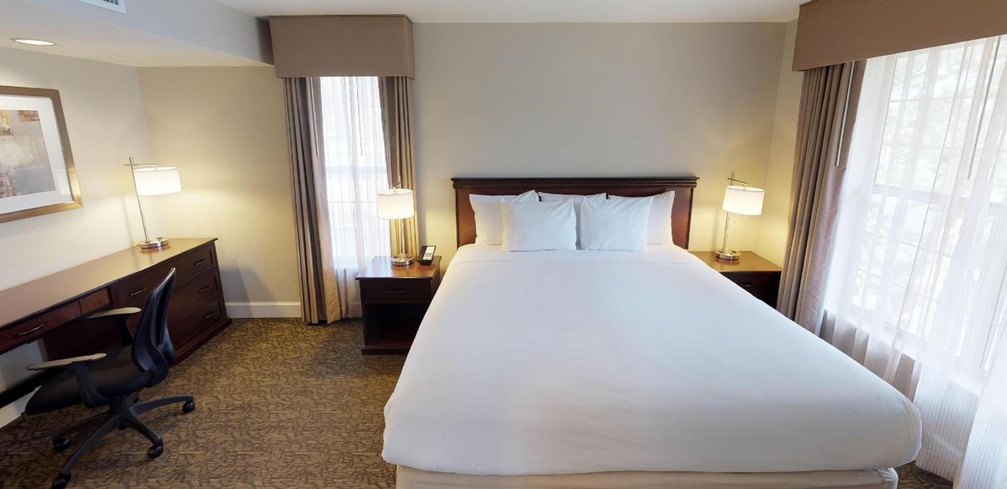 Chase Suites Brea-Fullerton - North Orange County Room photo